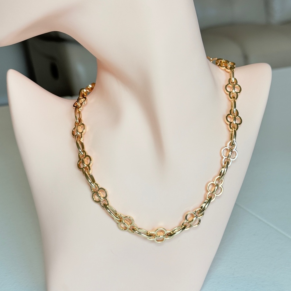Gold Floral Link Necklace - Women's Fashion Jewelry